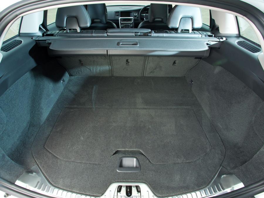  Volvo V60 2013 года  (UK) (фото 7 из 14)